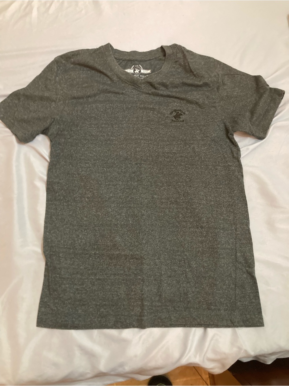 Beverly Hills Polo Club Classic Tee Men’s Solid Gray V-Neck Shirt S Reg Fit